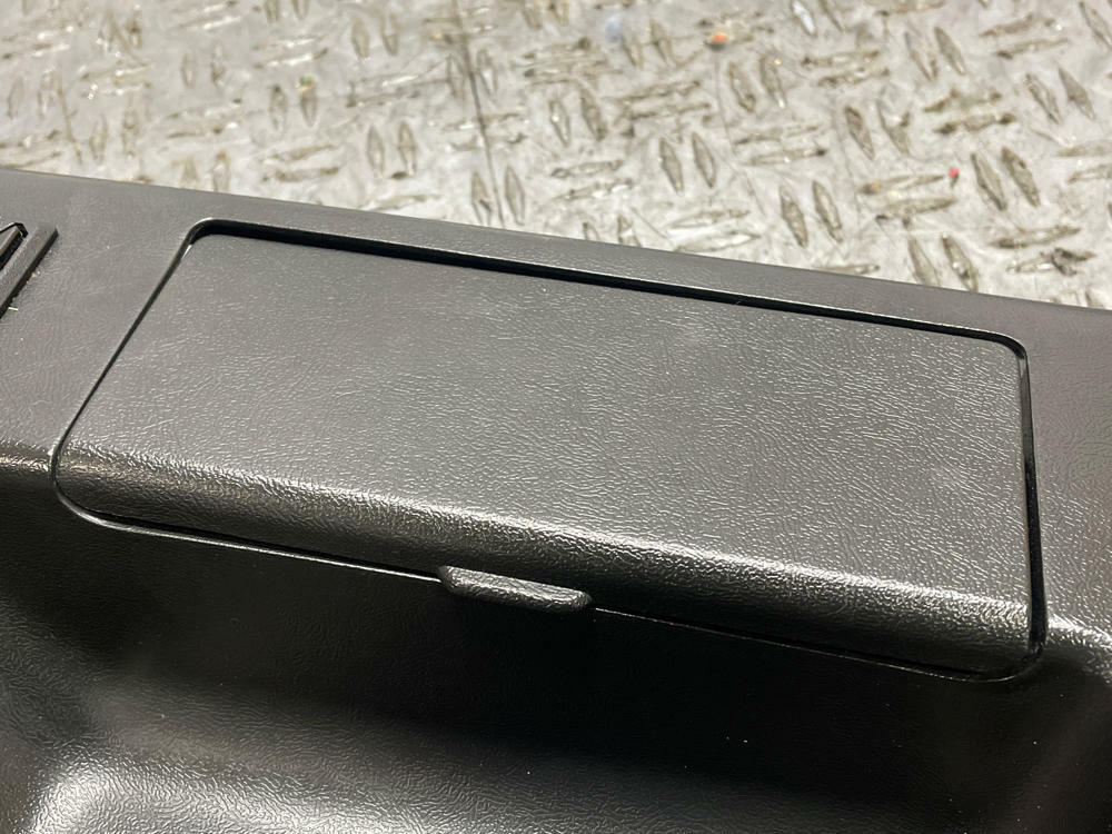 1987-93 Ford Mustang Black Center Console Ash Tray 117k Miles 289
