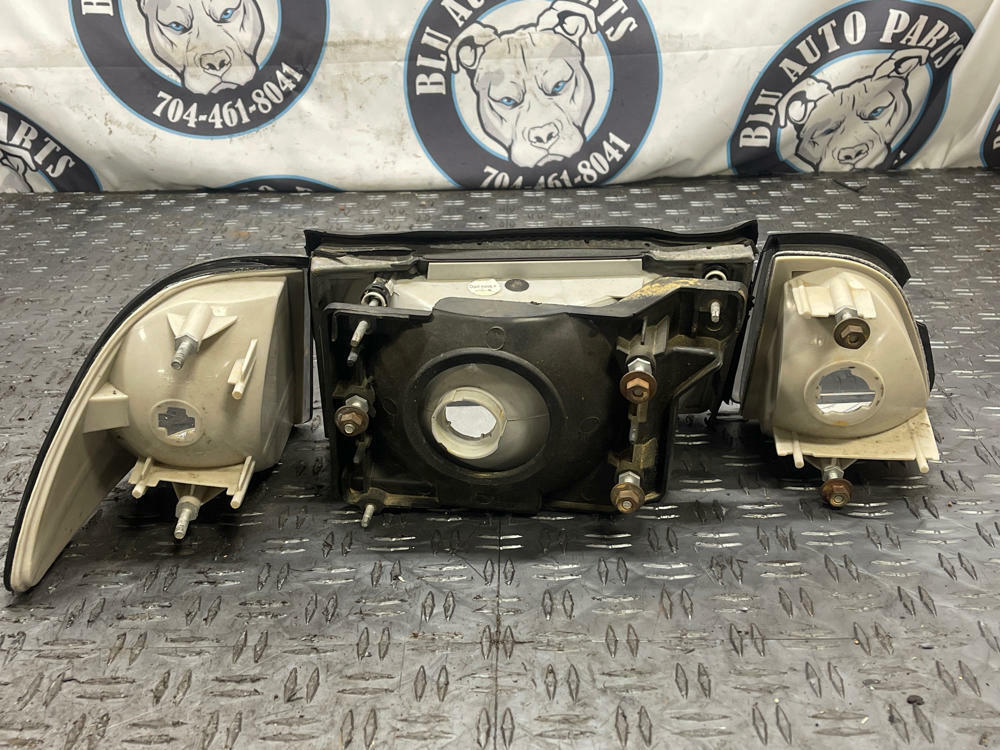 1987-93 Ford Mustang Aftermarket Headlights (5 Pieces, 1 Missing) 117k Miles 289