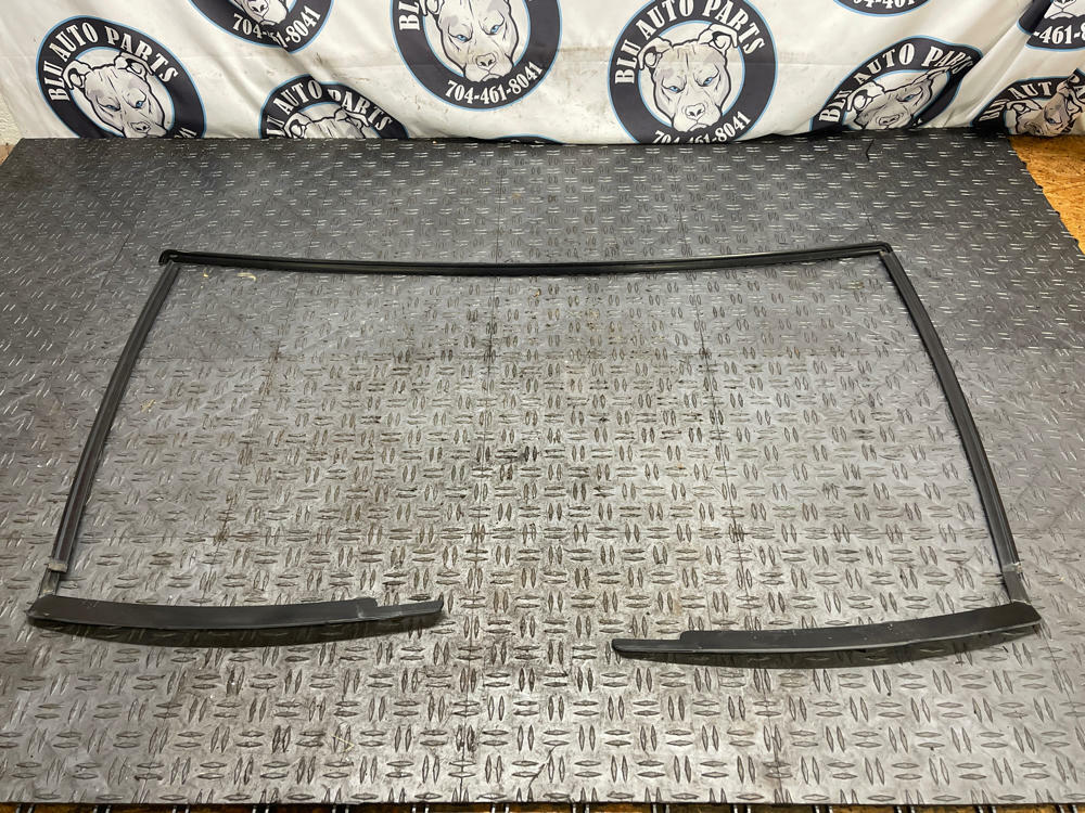 1987-93 Ford Mustang OEM Windshield Trim 289