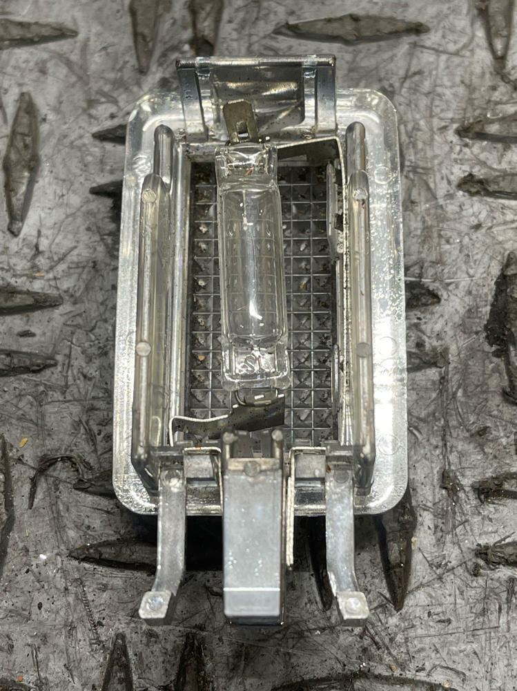 1987-93 Ford Mustang Hatchback Well Light 289