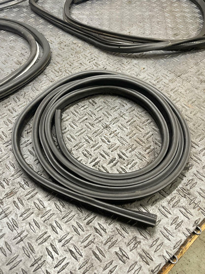 1987-93 Ford Mustang Weather Stripping Set 117k Miles 289