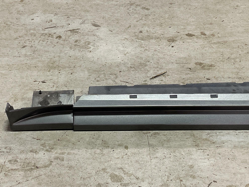 2003-04 Ford Mustang Mach One LH Driver Side Skirt 19k Miles DSG Paint Code CX