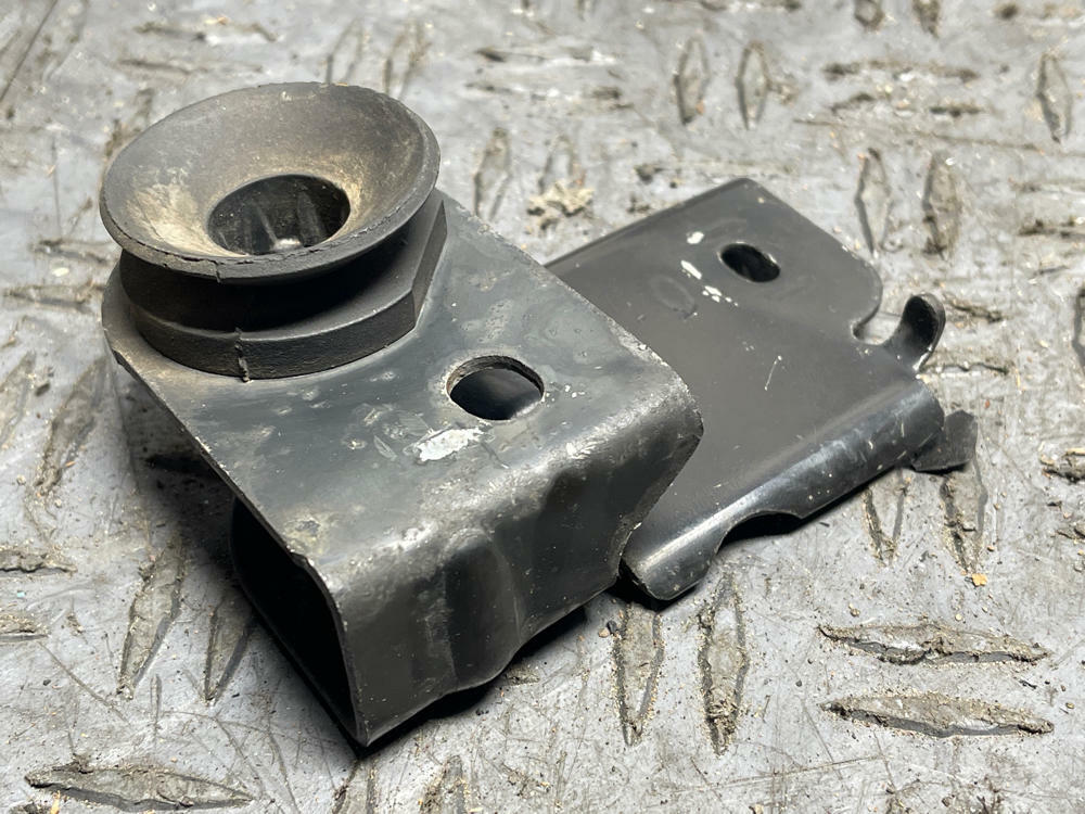 1999-04 Ford Mustang Roush GT OEM Upper Radiator Mounting Brackets Pair 293