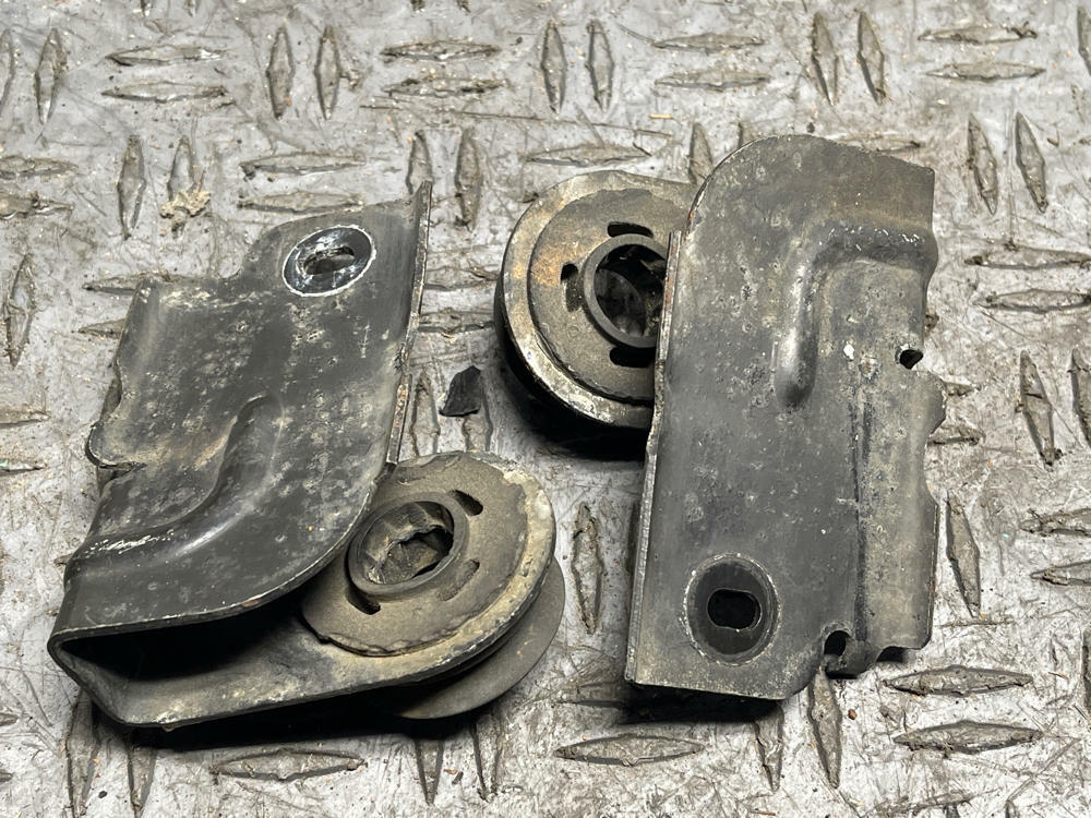 1999-04 Ford Mustang Roush GT OEM Upper Radiator Mounting Brackets Pair 293