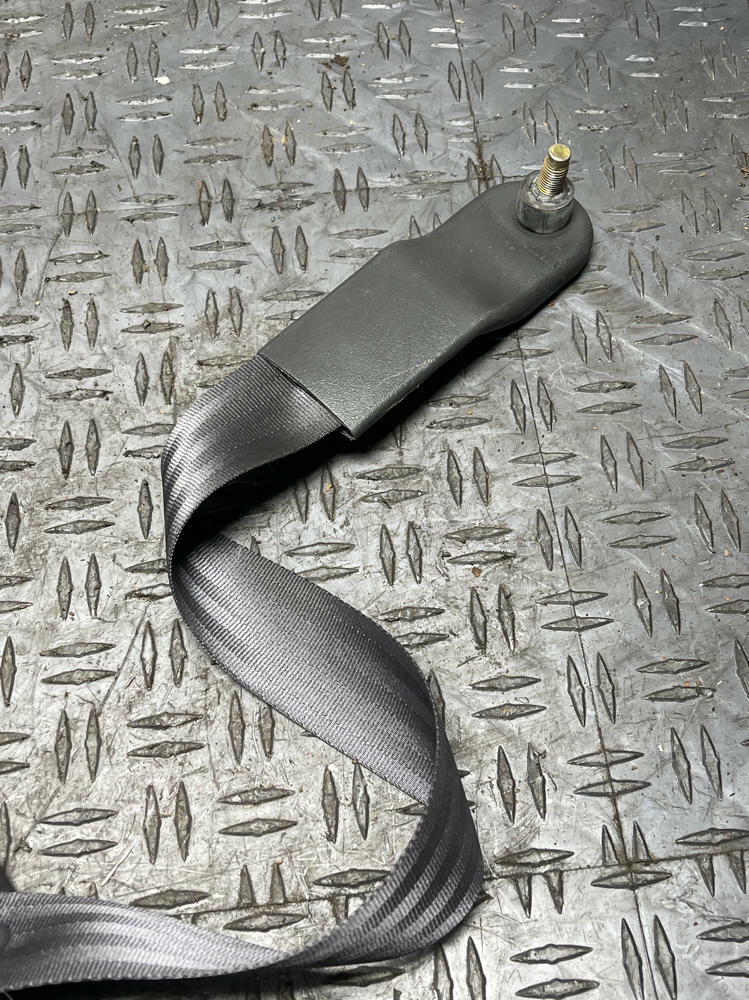 2003-04 Ford Mustang Mach One Passenger Front RH Belt- FOR COUPE 19k Miles 296