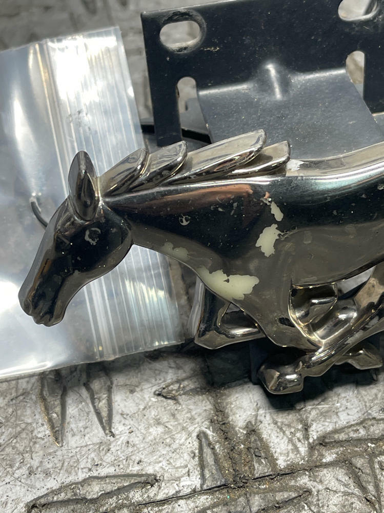 2003-04 Ford Mustang Mach One Running Pony Grille Emblem 19k Miles 296