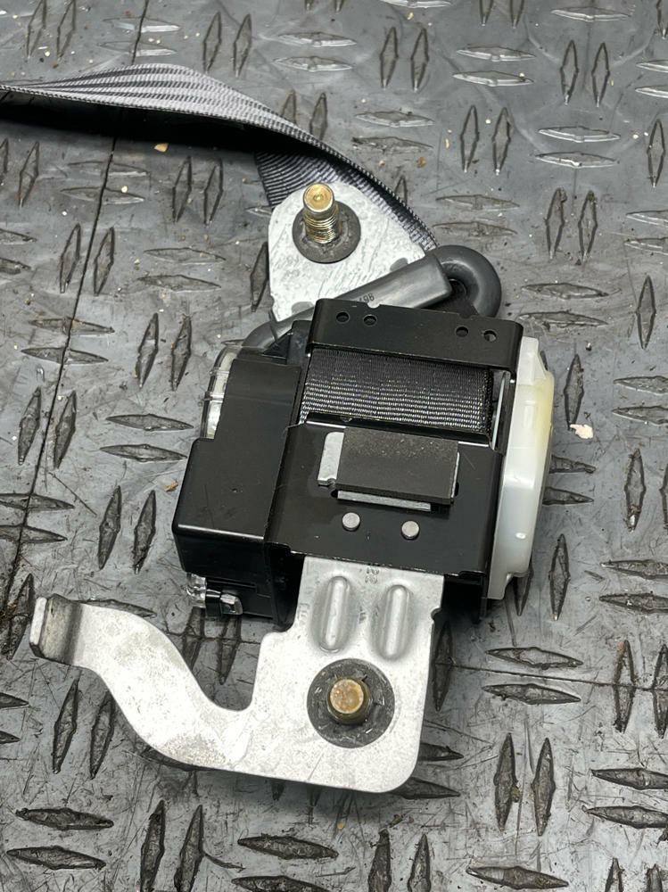 2003-04 Ford Mustang Mach One Driver Rear LH Belt- FOR COUPE 19k Miles 296
