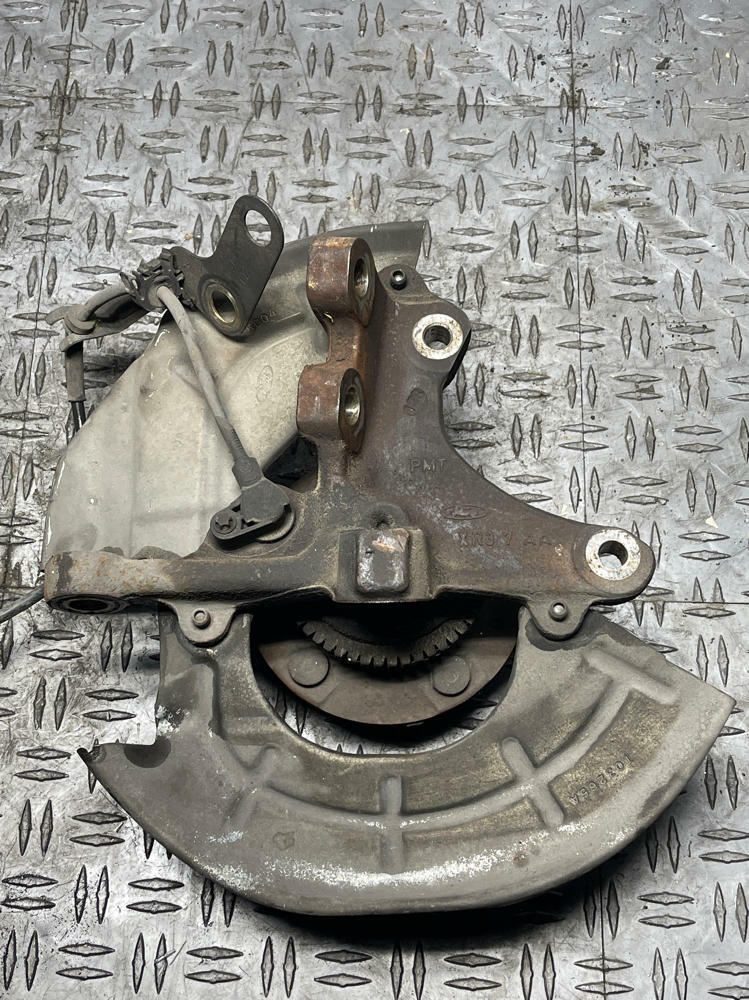 2003-04 Ford Mustang Mach One Passenger Front RH Spindle 19k Miles 296