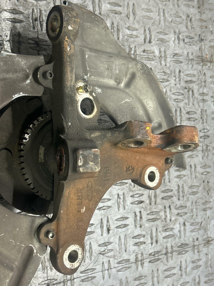 2003-04 Ford Mustang SVT Cobra Driver Front RH Spindle 295