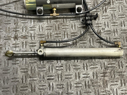 2003-04 Ford Mustang SVT Cobra Convertible Top Pump Motor & Lift Cylinders 295