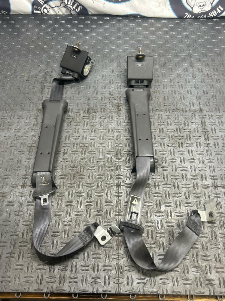 2003-04 Ford Mustang SVT Cobra Rear Seat Belt Pair- FOR CONVERTIBLE 295