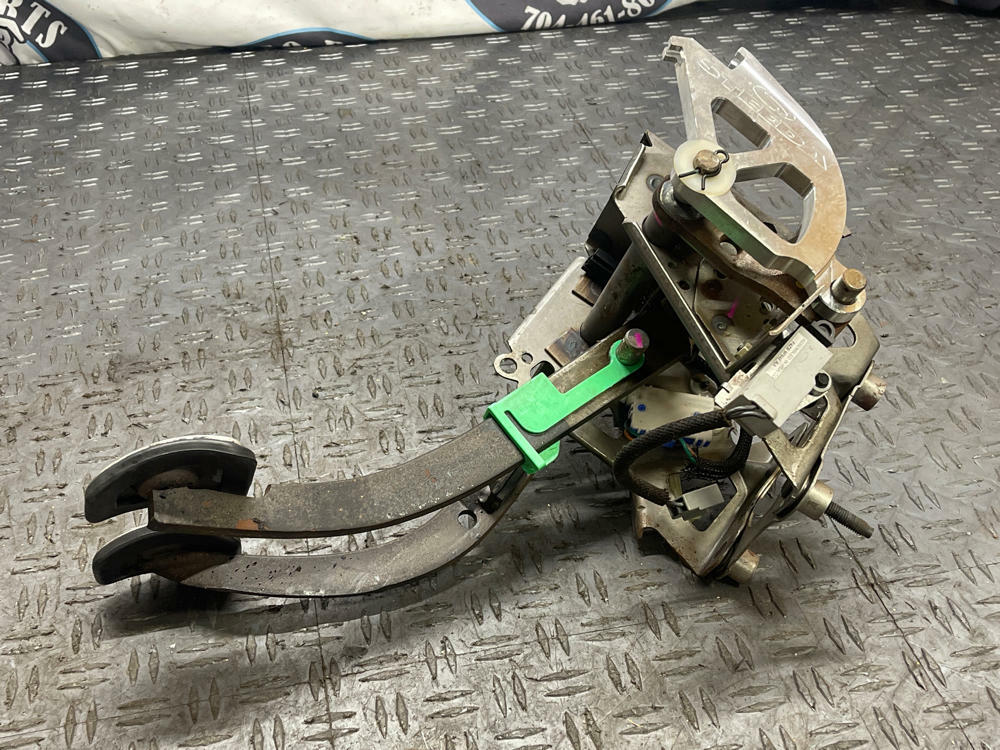 2003-04 Ford Mustang SVT Cobra Pedal Assembly- for 5/6 Speed Manual 295