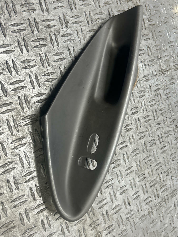 2003-04 Ford Mustang SVT Cobra Passenger RH Door Pull Bezel 295