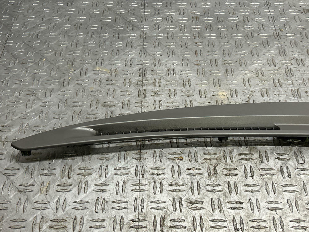 2003-04 Ford Mustang SVT Cobra Upper Dash Defroster Vent 295