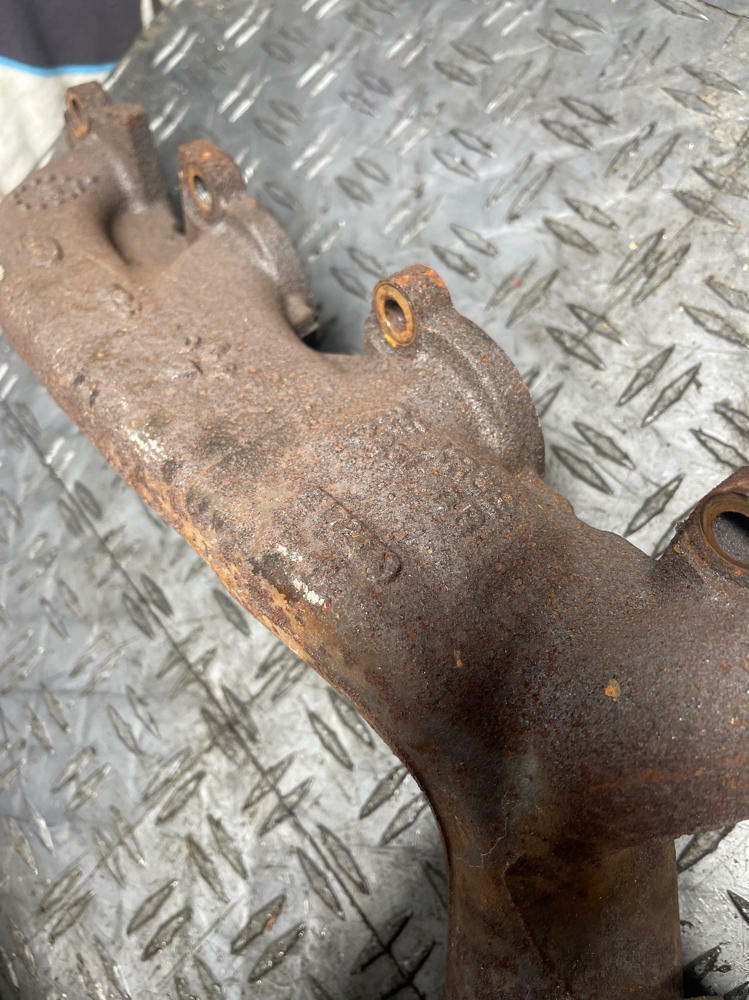 1999-04 Ford Mustang GT Exhaust Manifolds 300