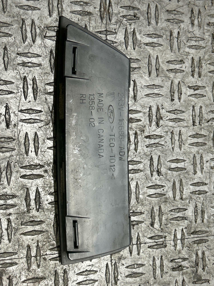 2003-04 Ford Mustang SVT Cobra OEM Heat Extractor Insert- for OEM Hood 295