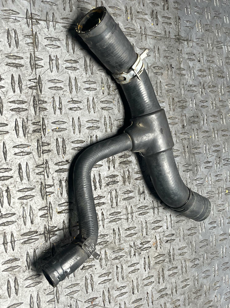 1999-04 Ford Mustang GT OEM Lower Radiator Hose- WILL NOT FIT COBRA 300