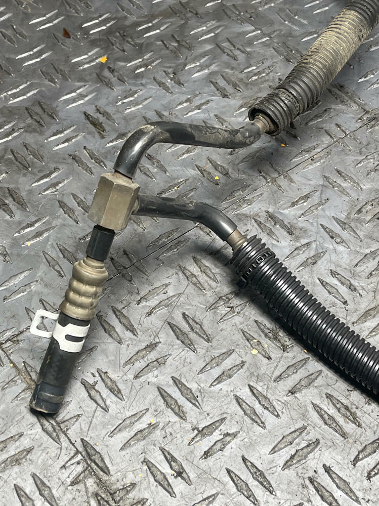 1999-04 Ford Mustang GT Power Steering Reservoir T-Line; NON-COBRA 300