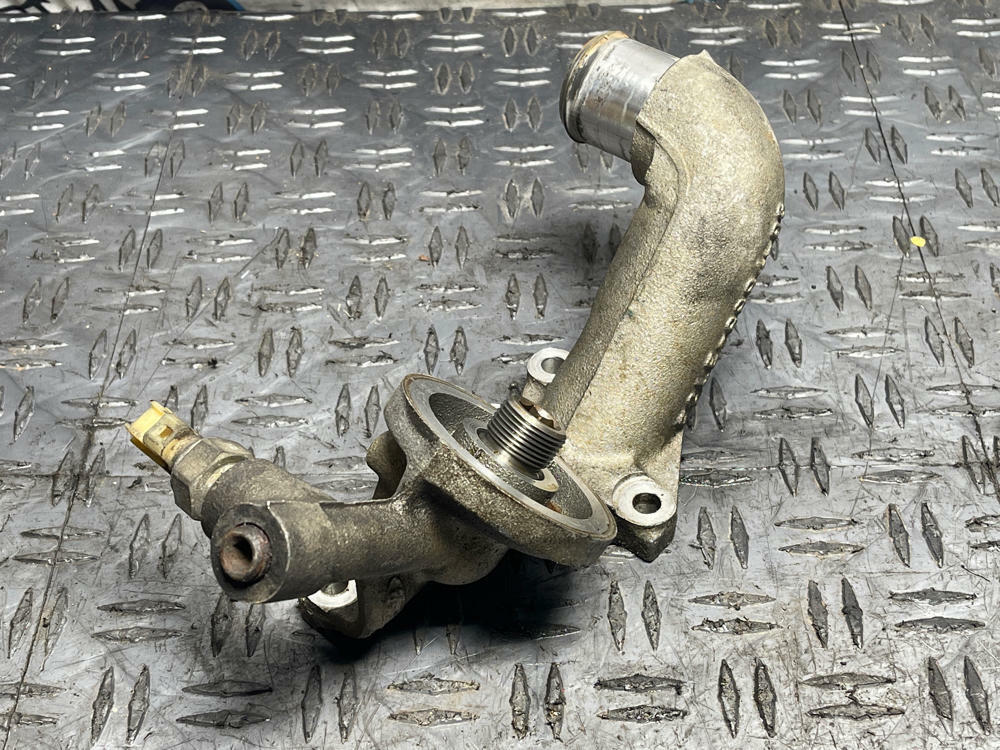 1999-04 Ford Mustang GT OEM 2V Oil Filter Adapter 300