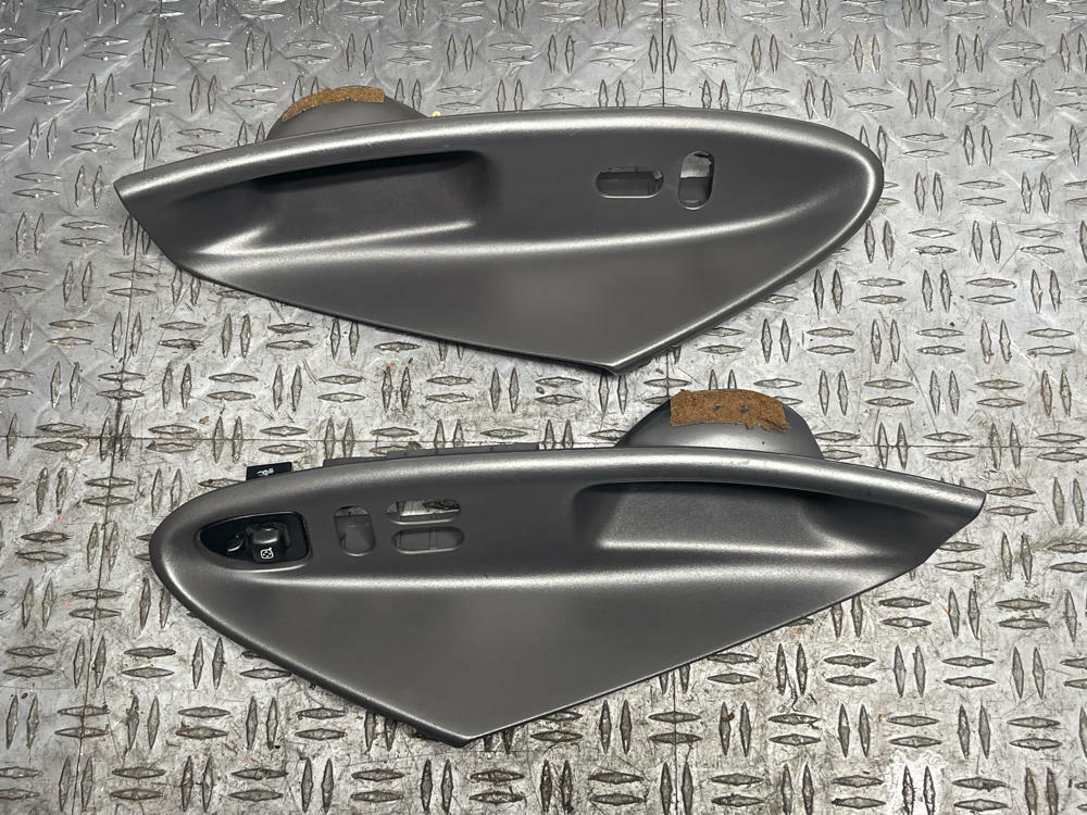 2003-04 Ford Mustang SVT Cobra Dark Charcoal Coupe Door Cups 36k Miles 305