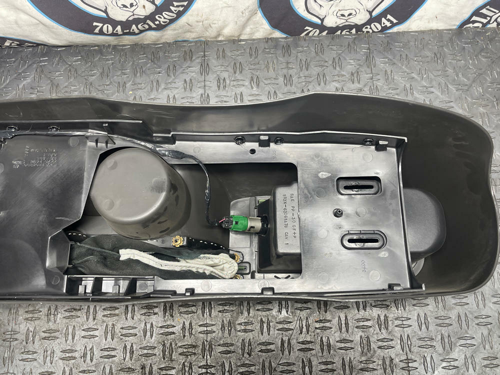 2003-04 Ford Mustang SVT Cobra Coupe Center Console 36k Miles 305