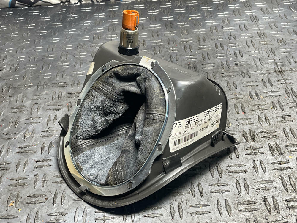 2003-04 Ford Mustang SVT Cobra Shifter Bezel & Boot 36k Miles 305