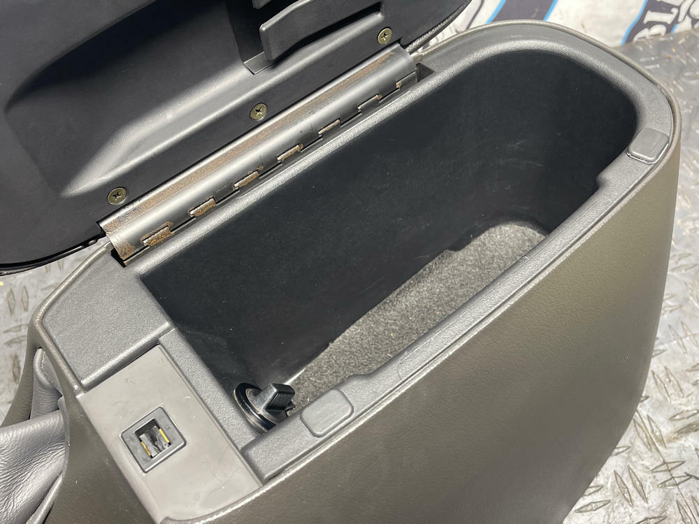 2003-04 Ford Mustang SVT Cobra Coupe Center Console 36k Miles 305