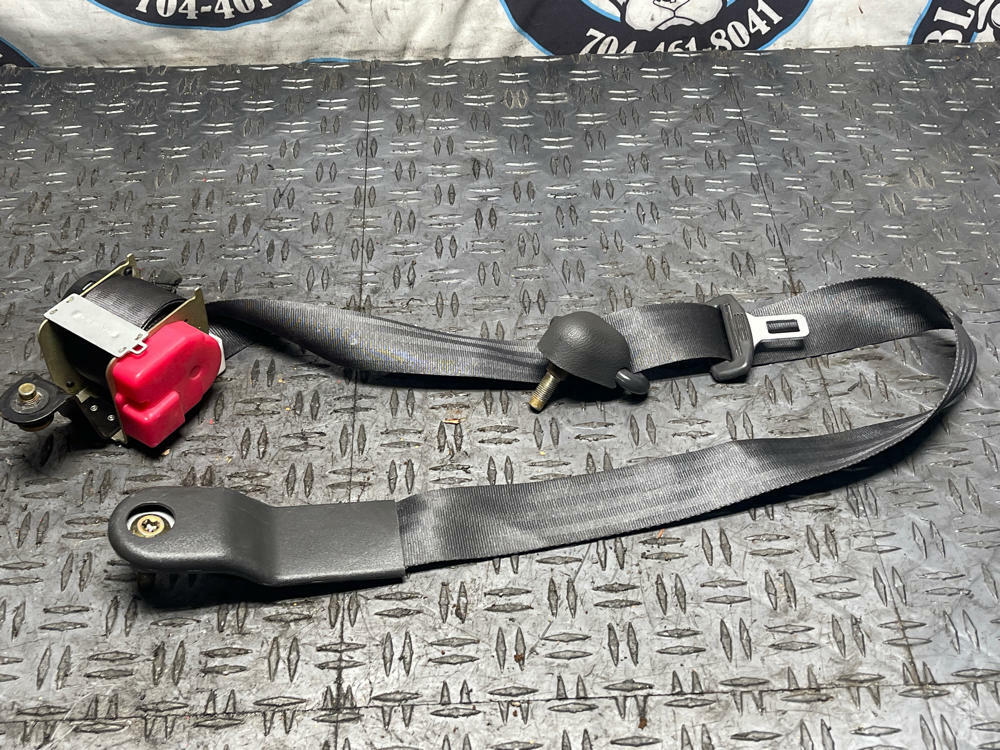 2003-04 Ford Mustang SVT Cobra Driver LH Front Seat Belt Coupe 36k Miles 305