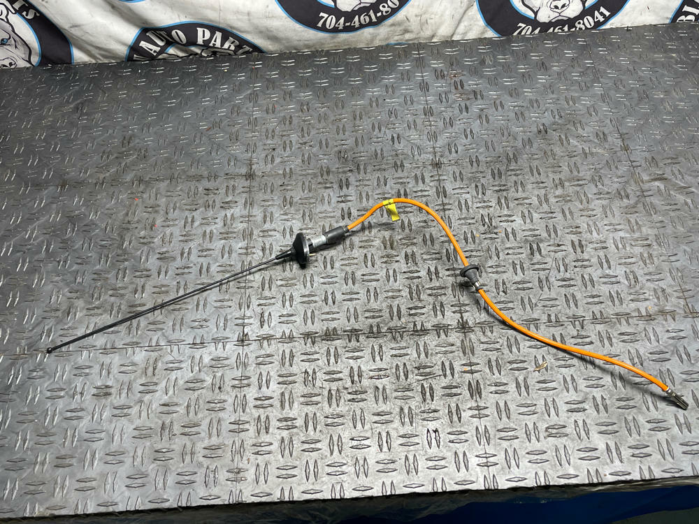 2003-04 Ford Mustang SVT Cobra Aftermarket Shorty Radio & Base Antenna Assembly