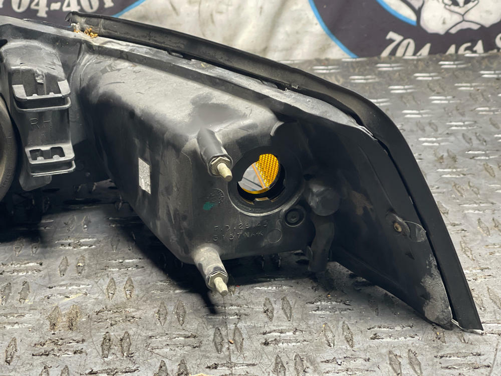 2003-04 Ford Mustang SVT Cobra OEM Passenger RH Headlight- Nice for Age 305