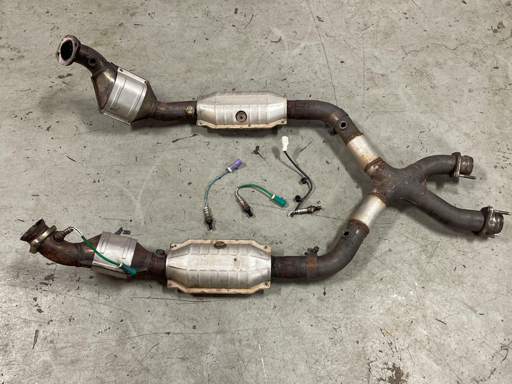 2003-04 Ford Mustang SVT Cobra MagnaFlow Catted X-Pipe Assembly 305