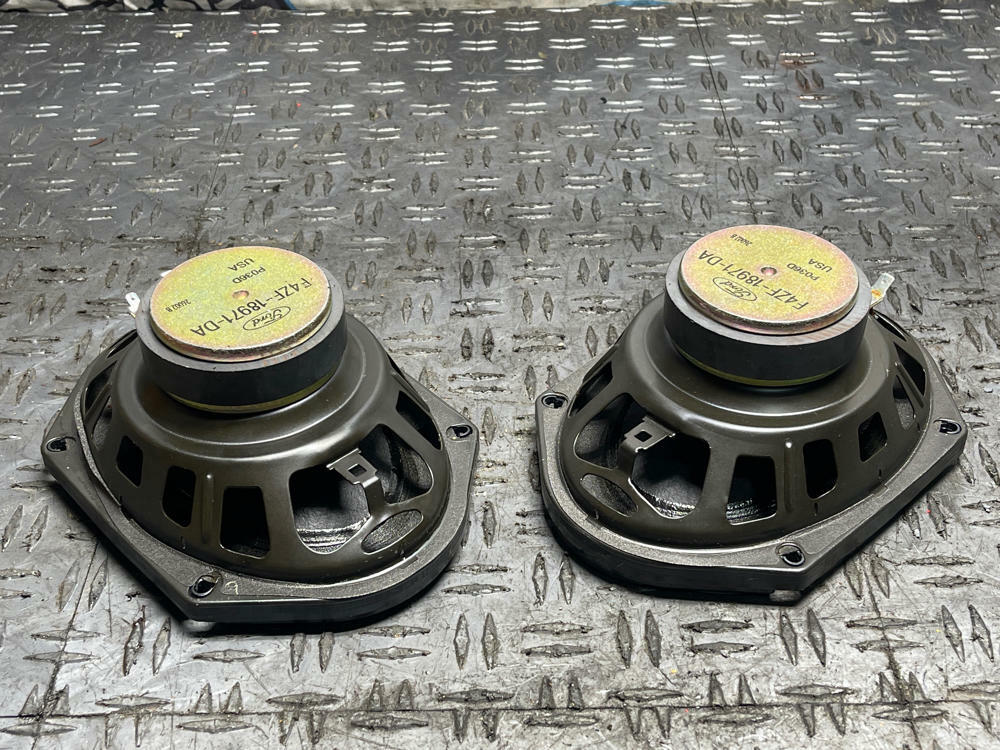 2003-04 Ford Mustang SVT Cobra OEM Mach 460 Rear Speaker Pair 305