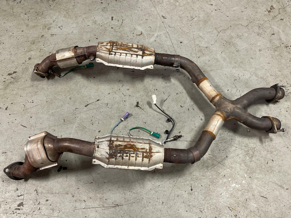 2003-04 Ford Mustang SVT Cobra MagnaFlow Catted X-Pipe Assembly 305