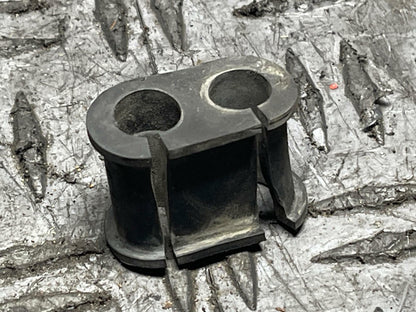 2003-04 Ford Mustang SVT Cobra OEM Power Steering Line Holder Rubber Grommet 305