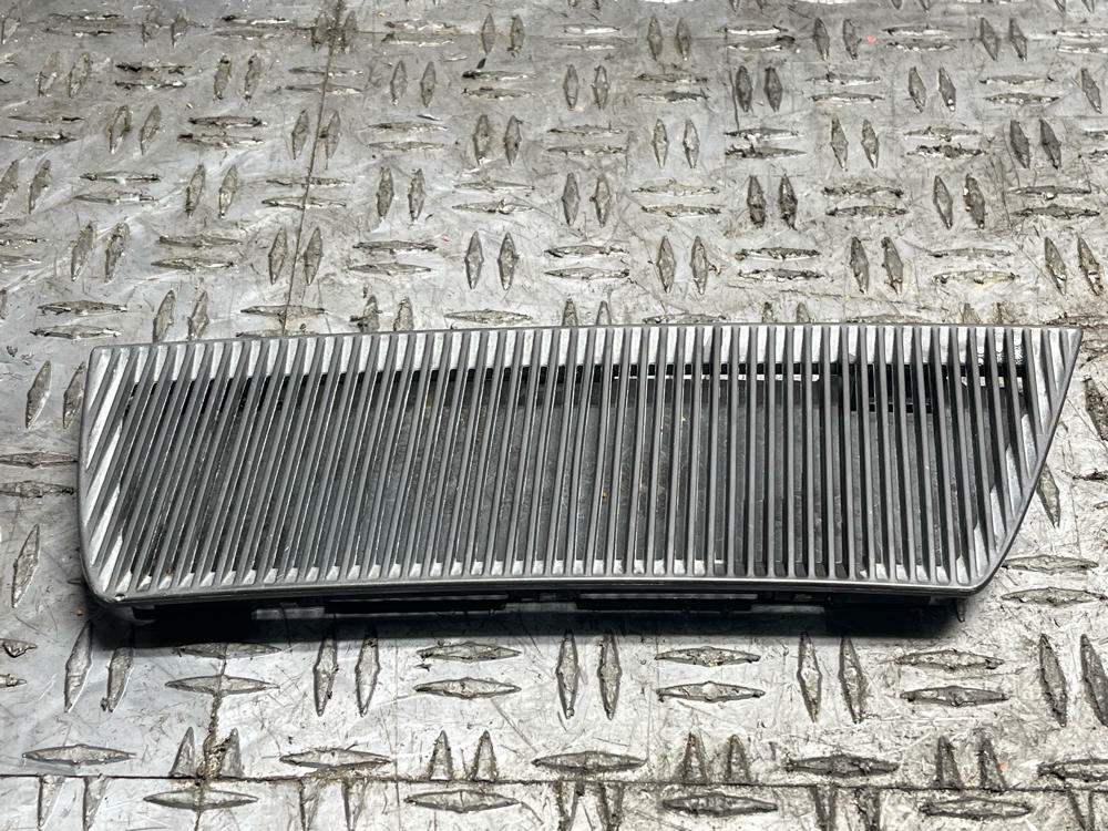 2003-04 Ford Mustang SVT Cobra OEM Driver LH Heat Extractor- FOR OEM HOOD 305