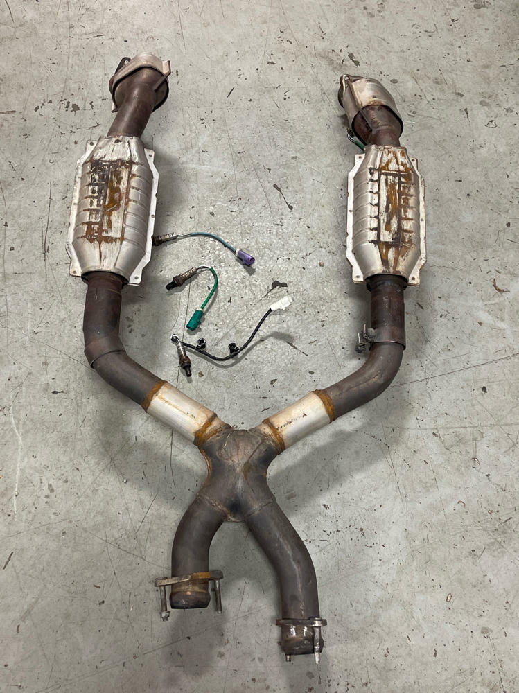 2003-04 Ford Mustang SVT Cobra MagnaFlow Catted X-Pipe Assembly 305
