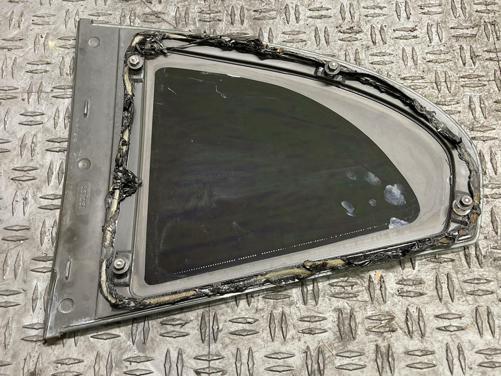 2003-04 Ford Mustang SVT Cobra Sail Panel & Qrtr Glass Set- Paint Code UA 305