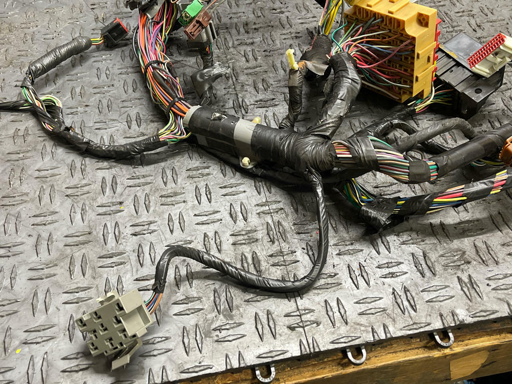 2003-04 Ford Mustang Dash Harness 304