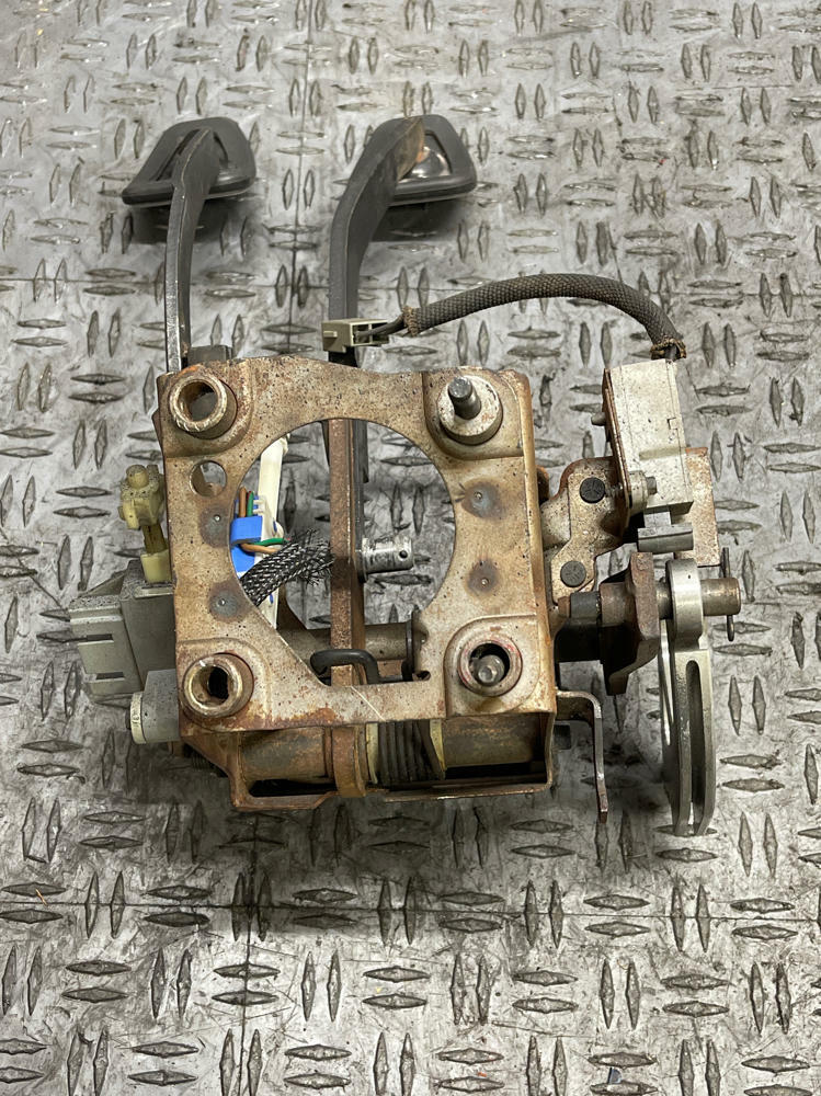 2003-04 Ford Mustang SVT Cobra Pedal Assembly 304