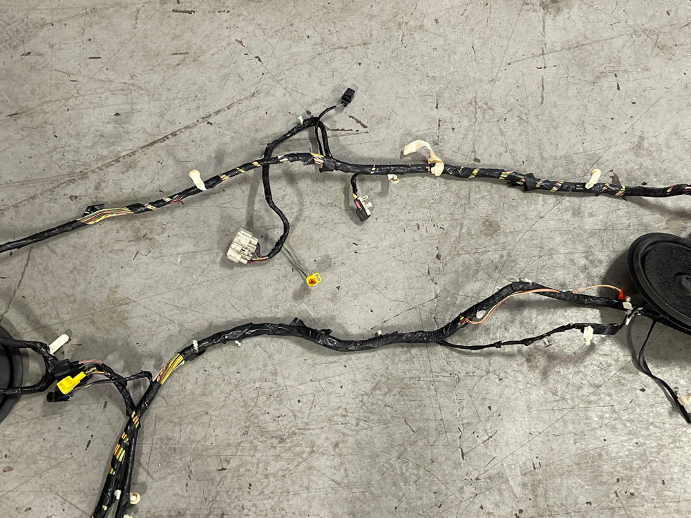 2011-14 Ford Mustang GT Premium Coupe Body Harness My Color (BR3T-14005-EF) 294