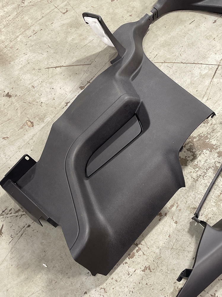 2011-14 Ford Mustang Coupe Rear Interior Plastics 294
