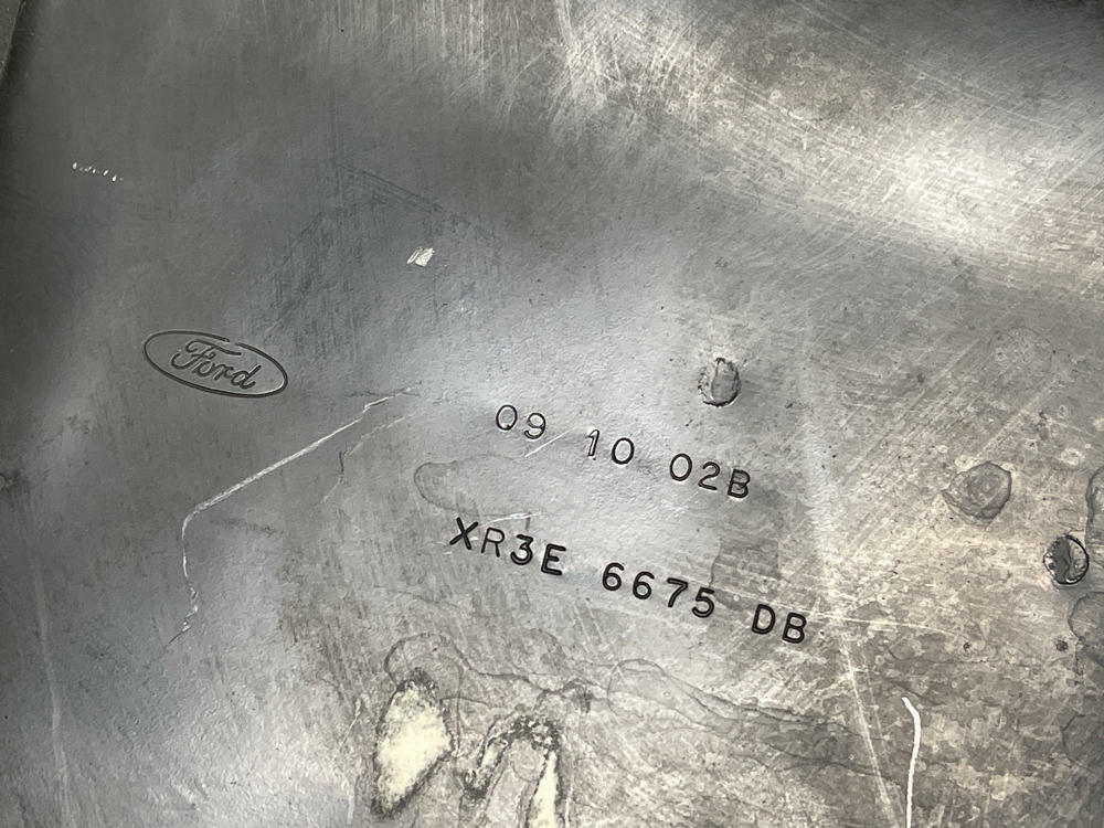 2003-04 Ford Mustang SVT Cobra Oil Pan w/ Hardware 36K Miles 305