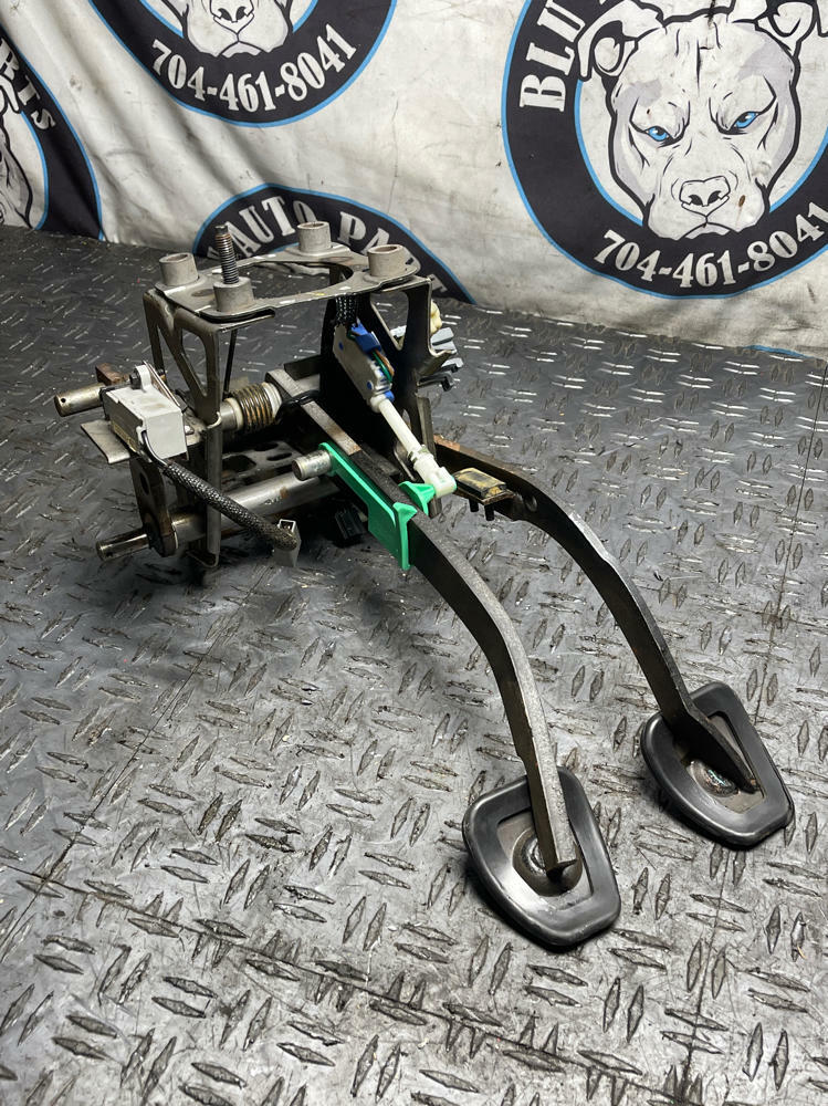 2003-04 Ford Mustang SVT Cobra Pedal Assembly 36K Miles 305