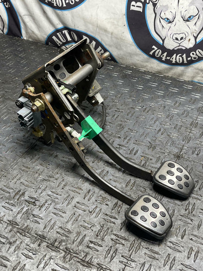 2003-04 Ford Mustang SVT Cobra Pedal Assembly 36K Miles 305