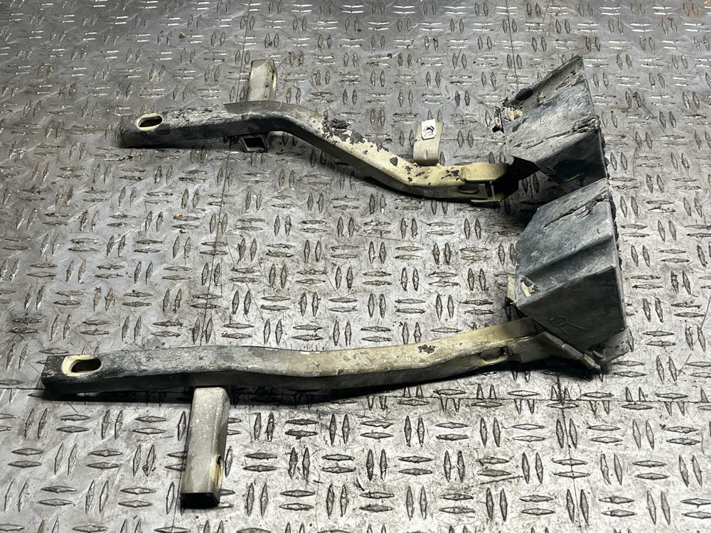 1999-04 Ford Mustang Rear Bumper Support/Mounting Brackets 295