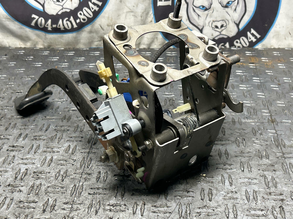 2003-04 Ford Mustang SVT Cobra Pedal Assembly 13K Miles 308