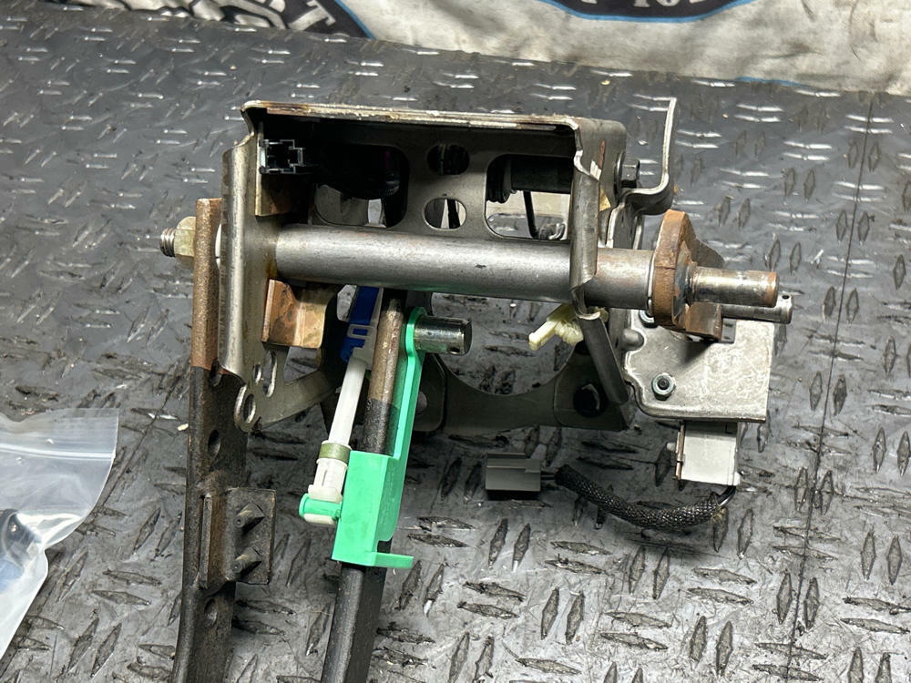 2003-04 Ford Mustang SVT Cobra Pedal Assembly 13K Miles 308