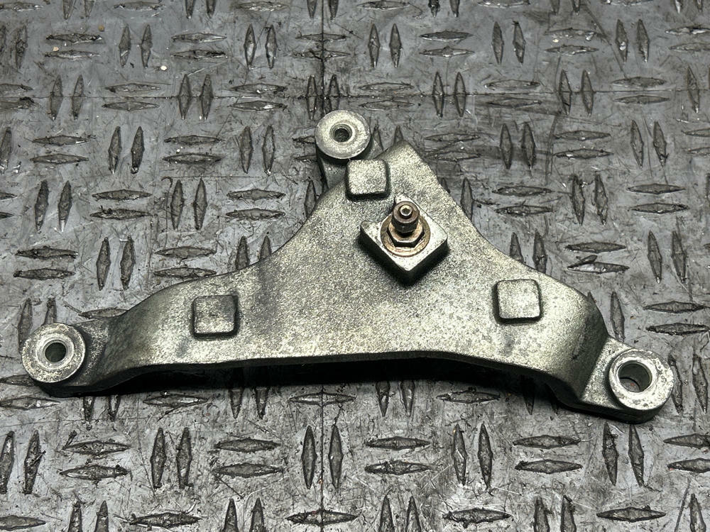 2003-04 Ford Mustang SVT Cobra Alternator Bracket 13k Miles 308