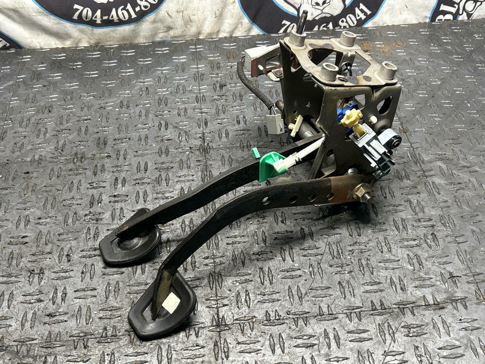 2003-04 Ford Mustang SVT Cobra Pedal Assembly 13K Miles 308
