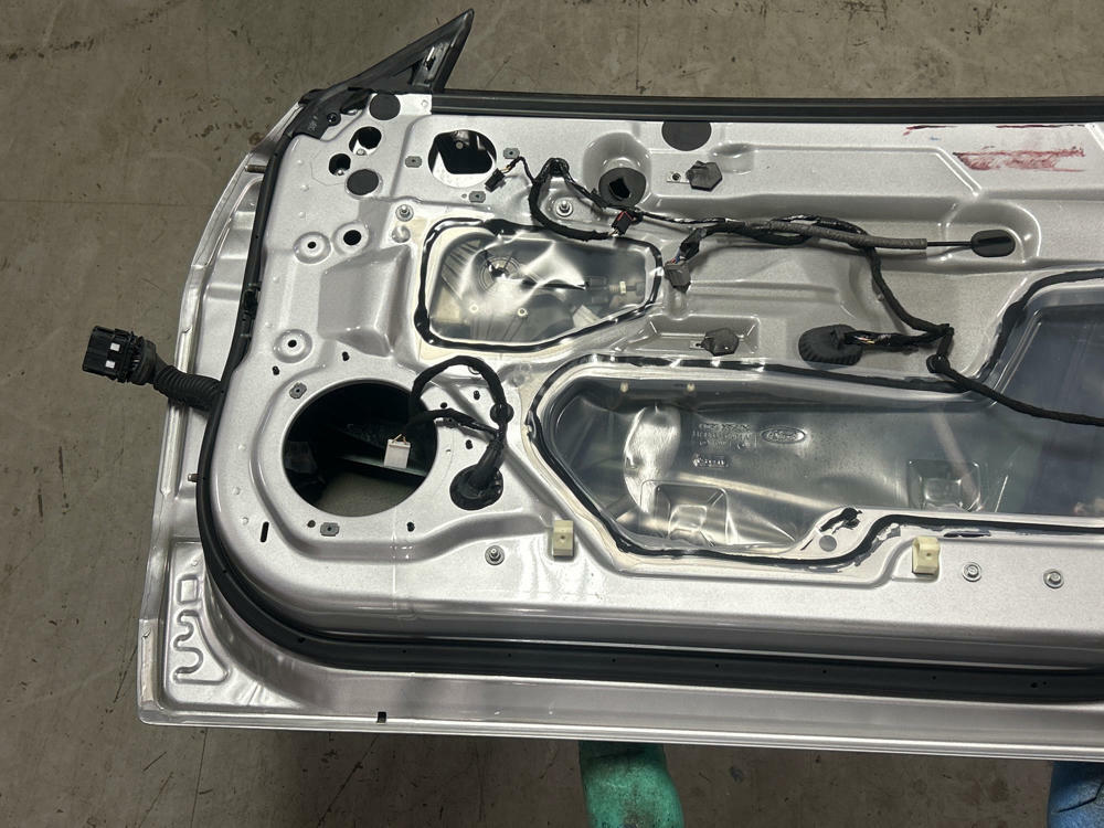 2015-23 Ford Mustang VERT Passenger RH Door Paint Code UX 312